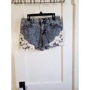 Boom Boom Jeans blue 5 pockets Shorts With Embroidered White‎ Lace Size 7